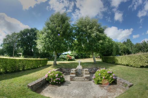 La fontaine à St Hovec